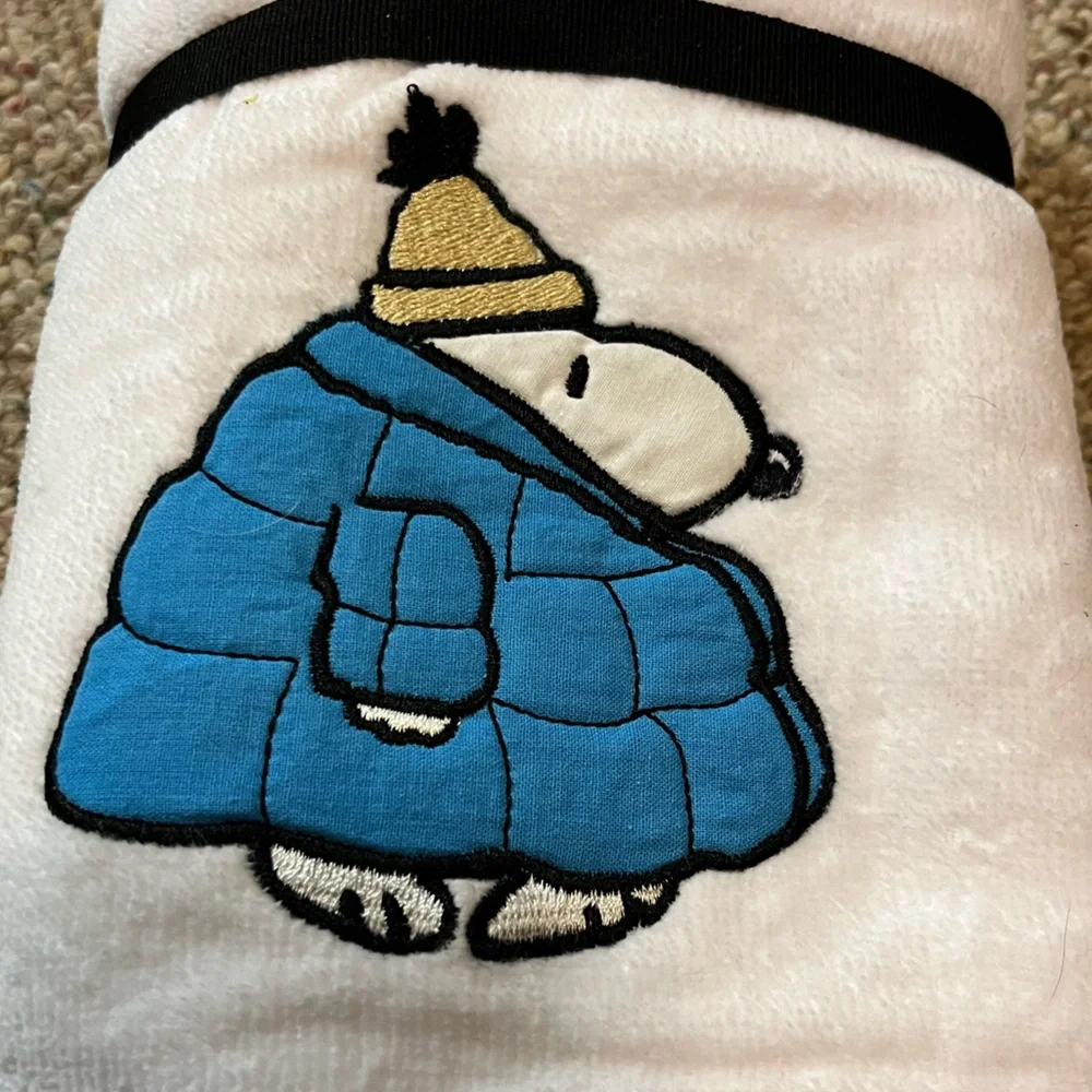 🆕 Peanuts Snoopy Puffer Coat Hand Towels 2 Pack